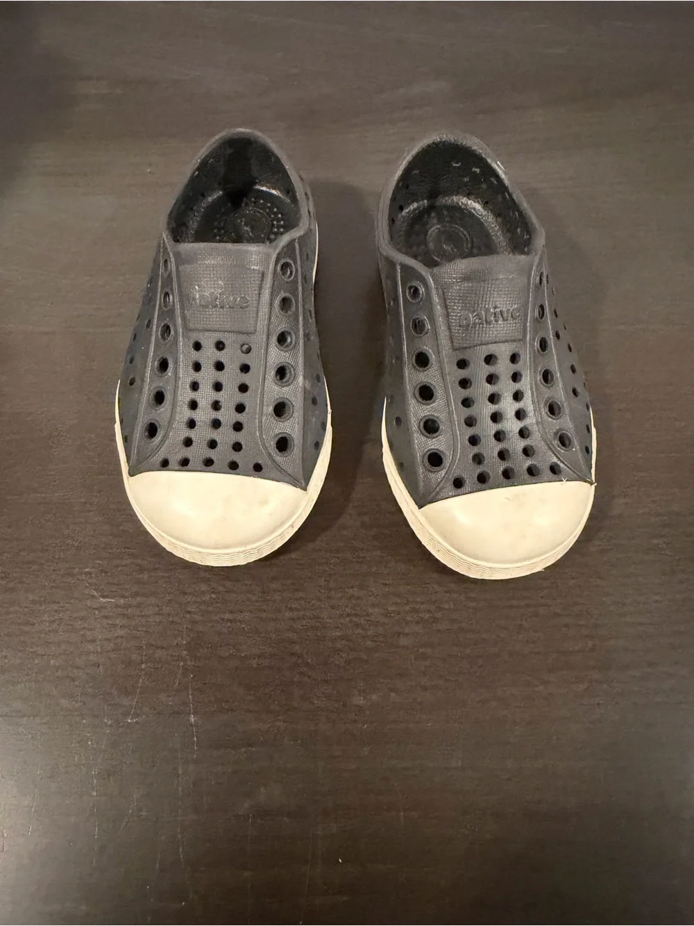 Native size 6c shoes